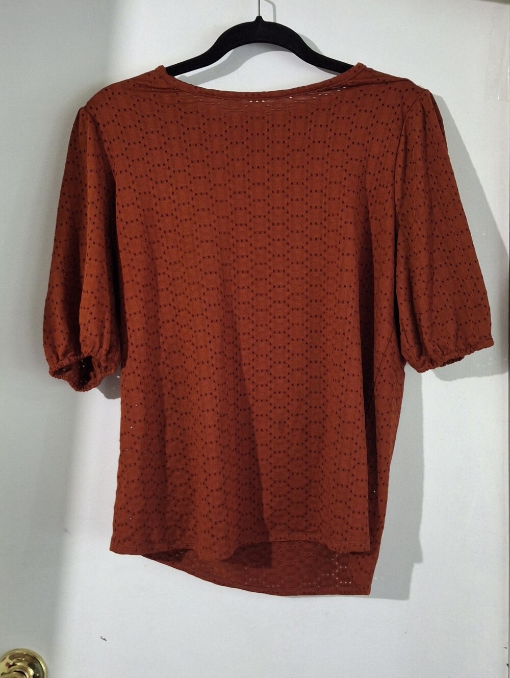Womens Artsy Edgy Cure Shirt Size M.